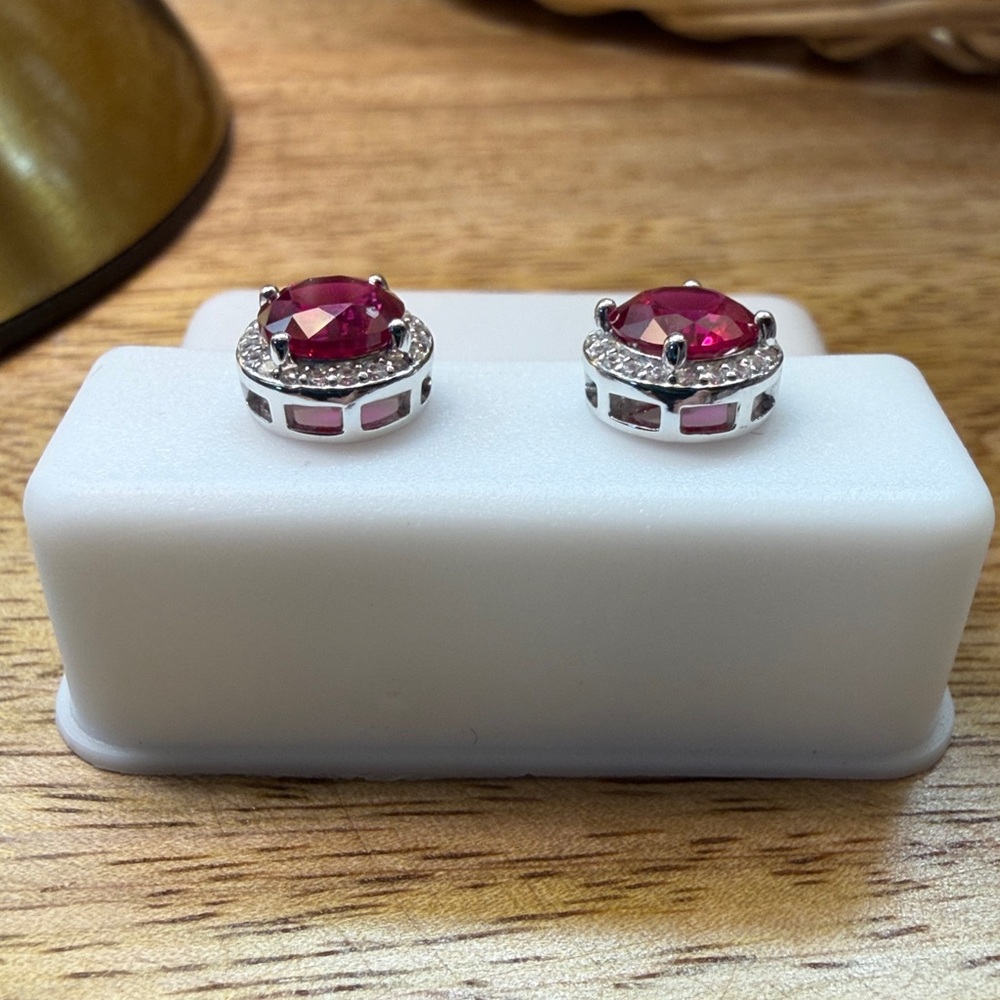 Elegant 925 Sterling Silver Ruby Red corundum halo Stud Earrings - Picture 3 of 5